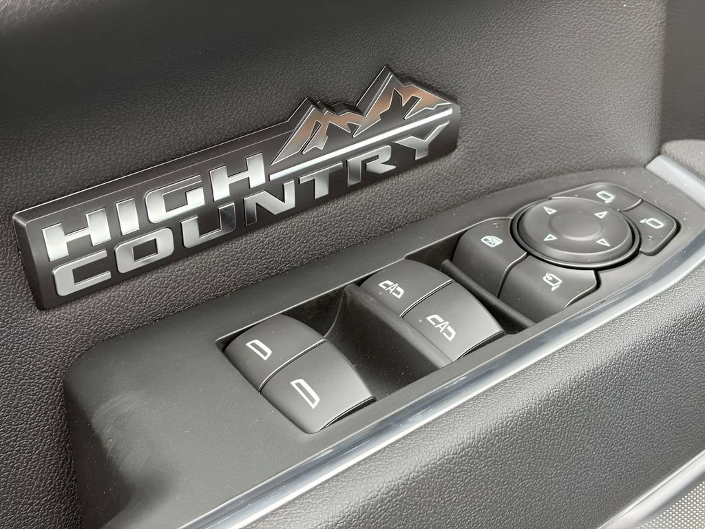 New 2026 Chevrolet Silverado 1500 High Country w/ Technology Package AWD/4WD image 17