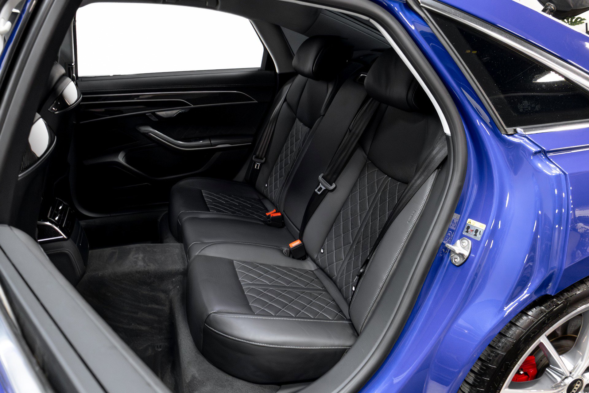 Used 2023 Audi S8 image 37