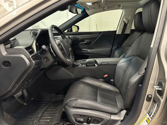 Used 2021 Lexus ES 300h Ultra Luxury w/ Accessory Package 2 FWD image 15