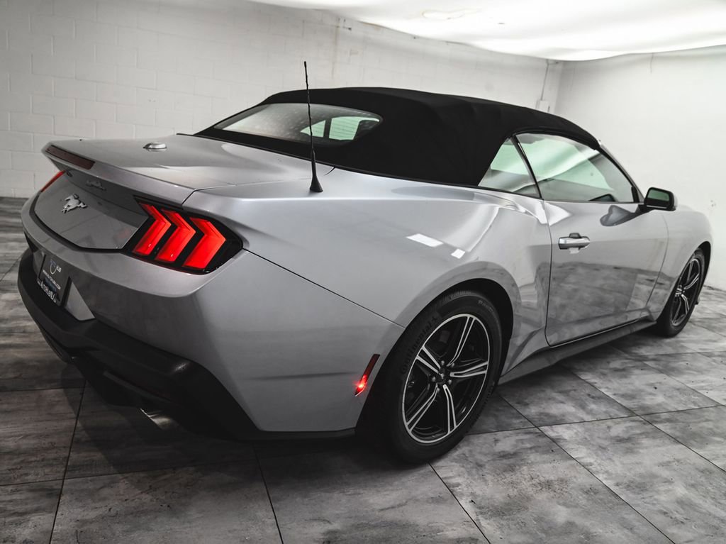Used 2025 Ford Mustang Premium image 9