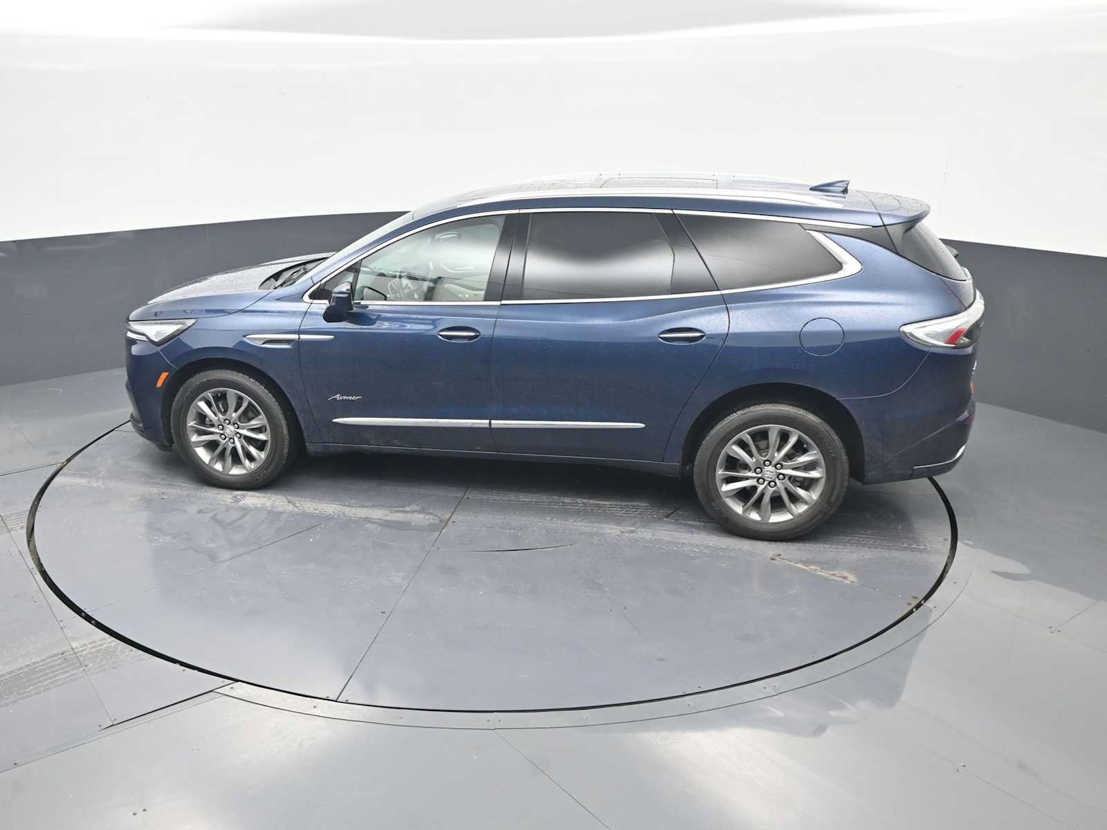 Used 2024 Buick Enclave Avenir w/ Avenir Technology Package AWD/4WD image 29