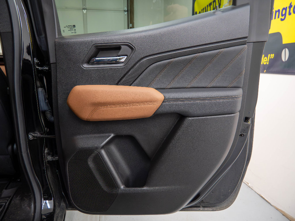 Used 2024 GMC Canyon AT4 image 14