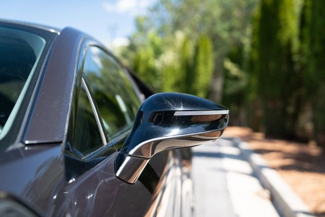 Used 2019 BMW i8 Base image 25