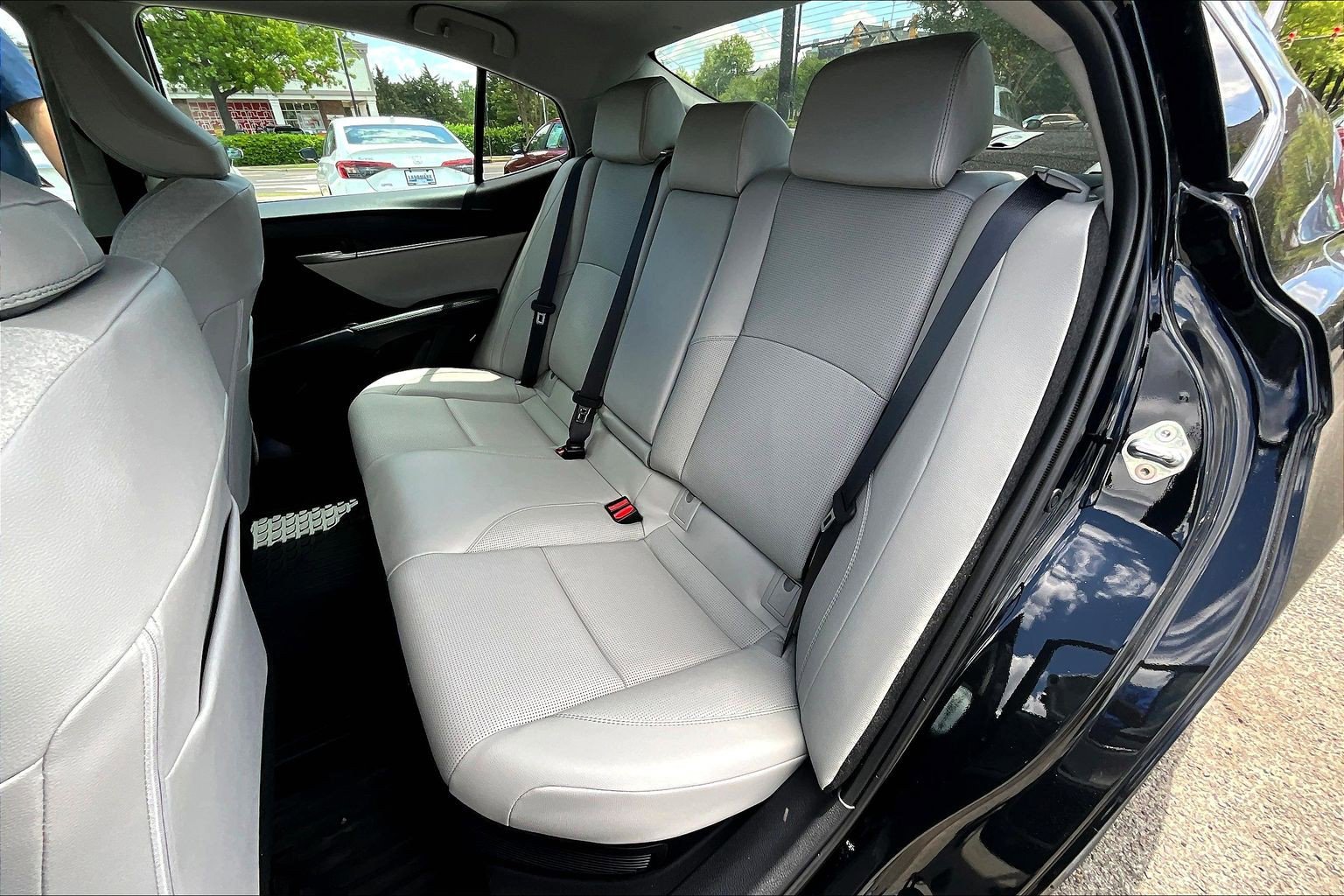 Used 2026 Toyota Camry XLE w/ Premium Plus Package FWD image 28