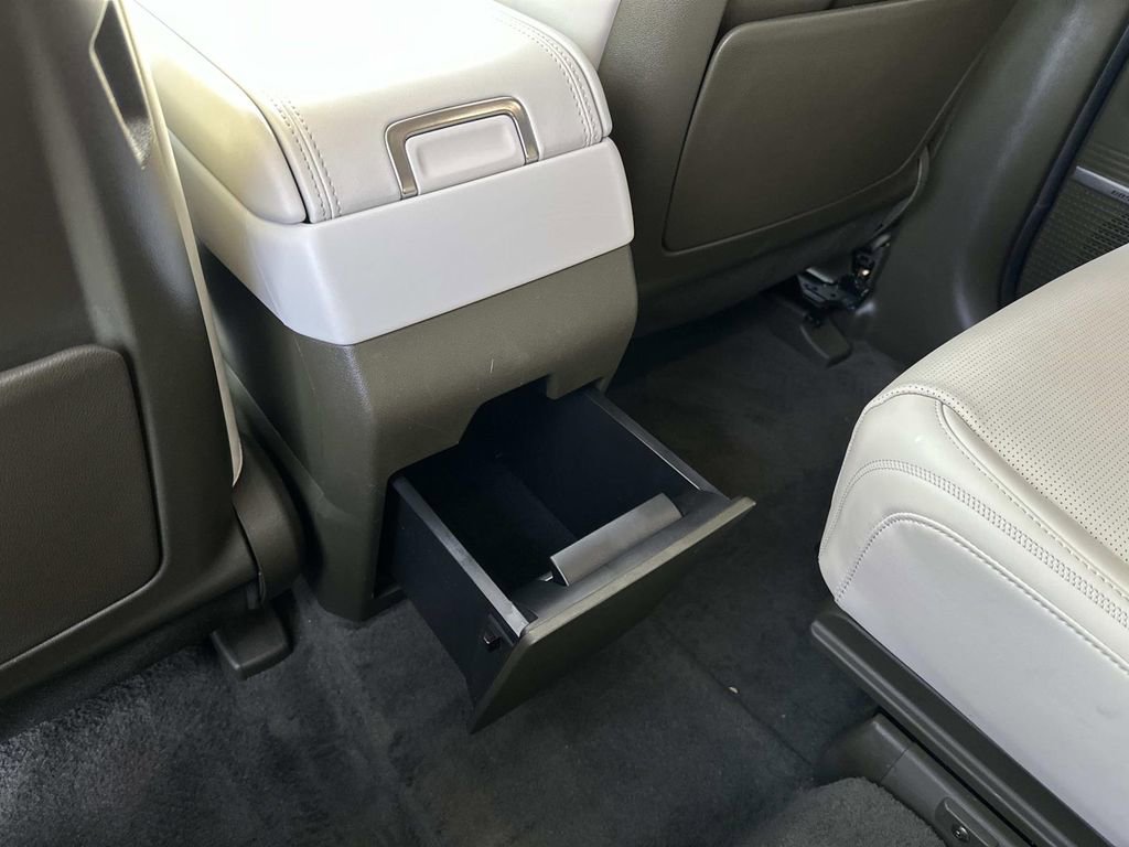 Used 2025 Hyundai Santa Fe Calligraphy image 30