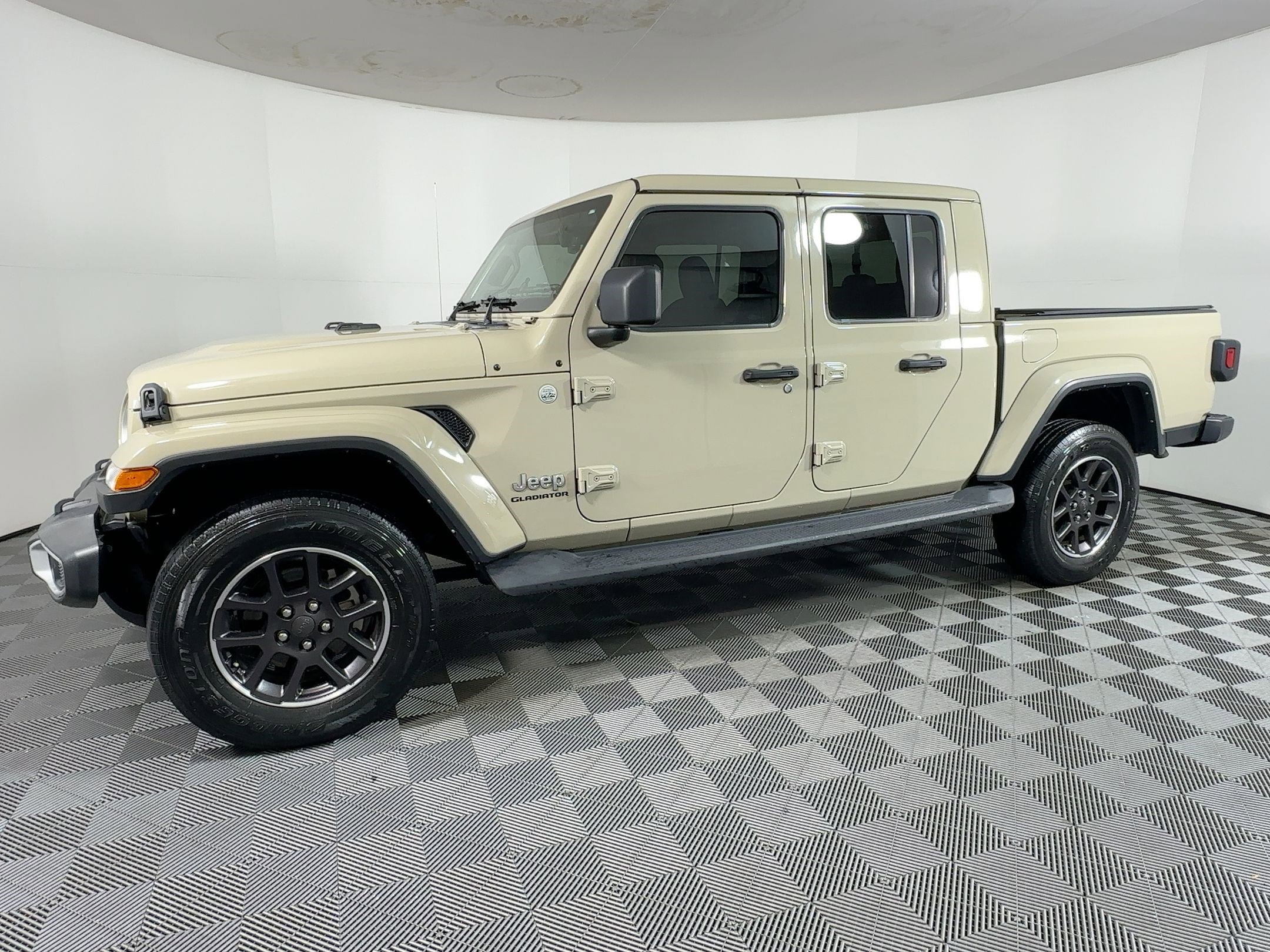 Used 2022 Jeep Gladiator Overland w/ Popular Equipment Package image 21