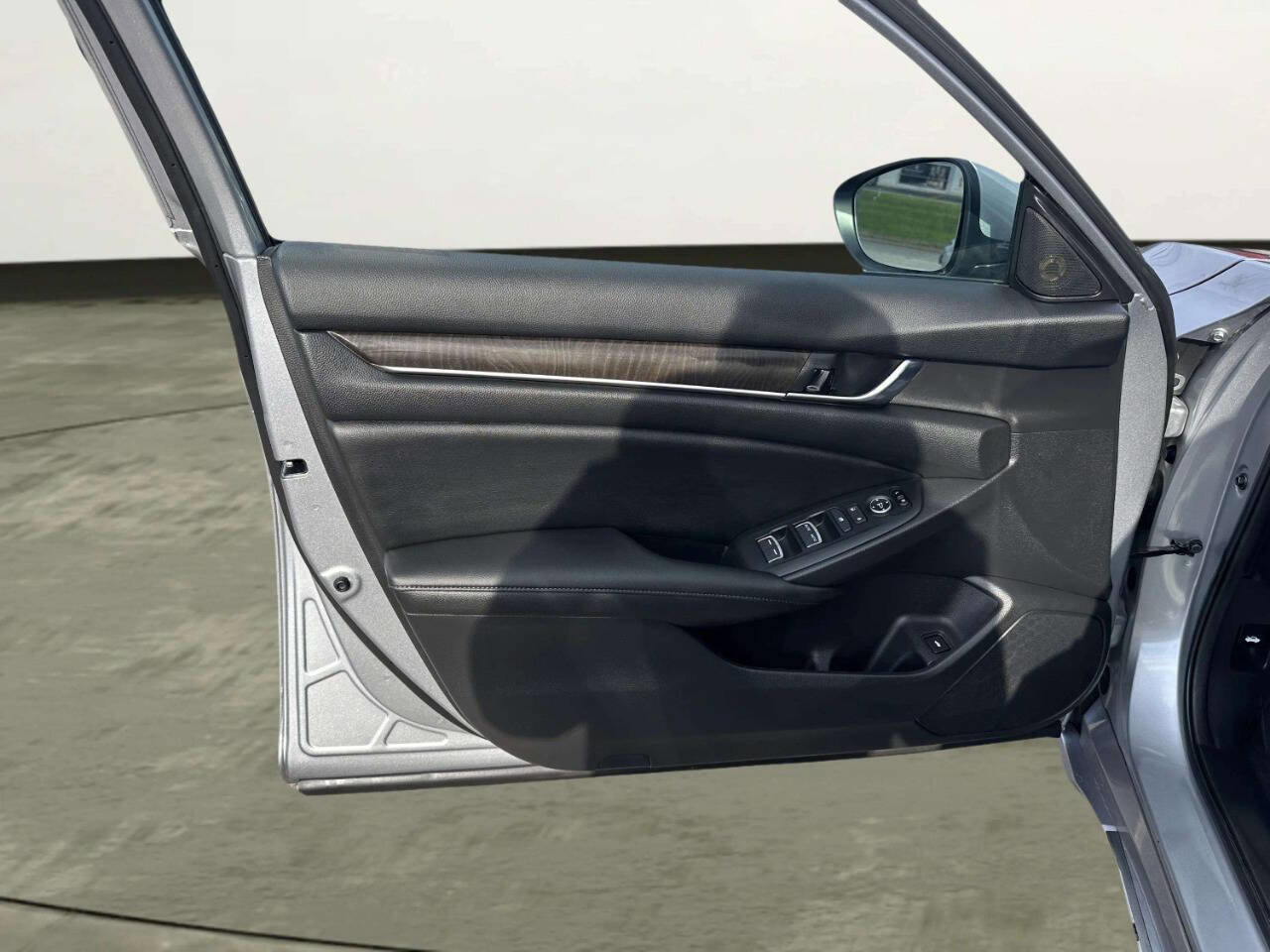 Used 2021 Honda Accord EX image 10