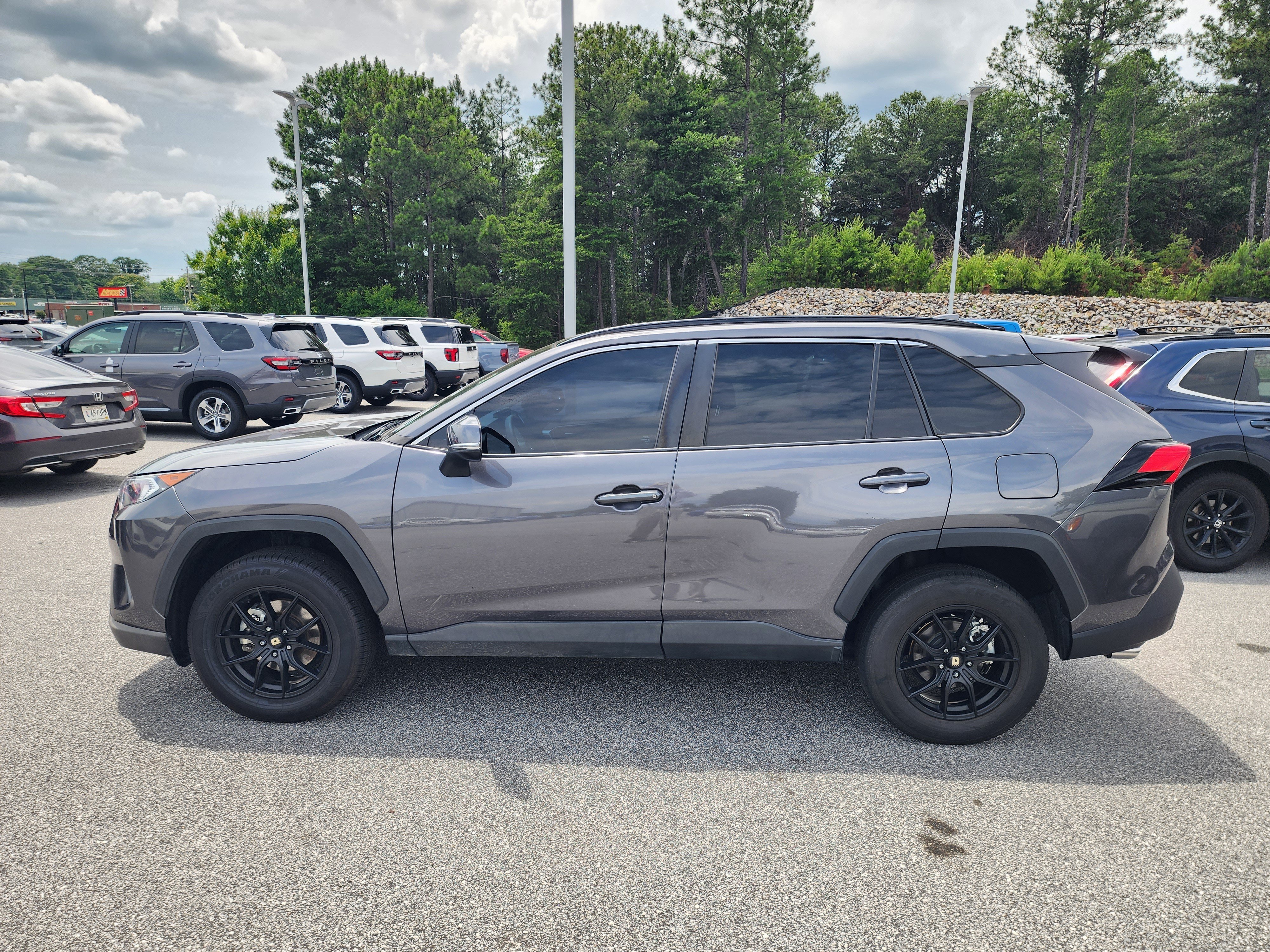 Used 2021 Toyota RAV4 XLE FWD image 8