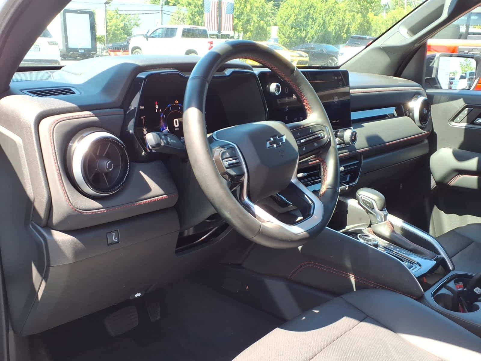 Used 2023 Chevrolet Colorado Z71 w/ Z71 Convenience Package 2 AWD/4WD image 9