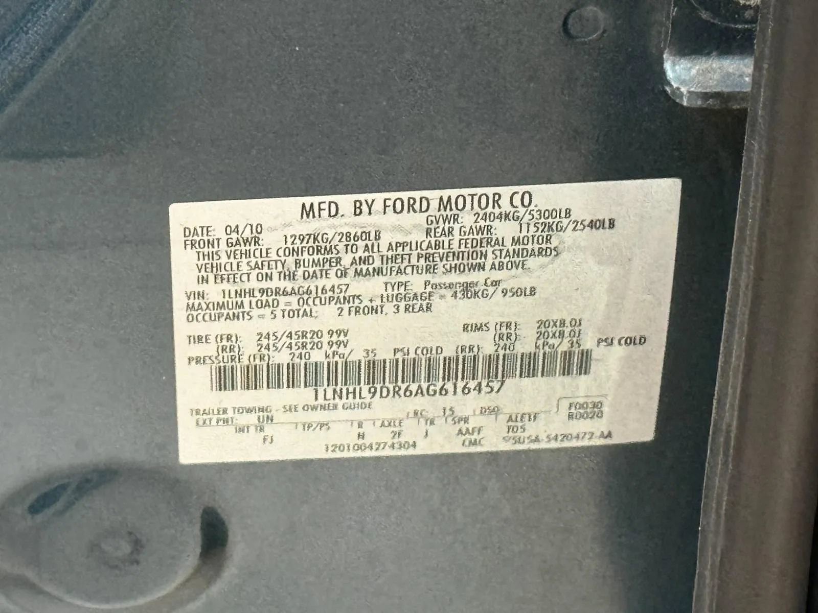 Used 2010 Lincoln MKS image 36