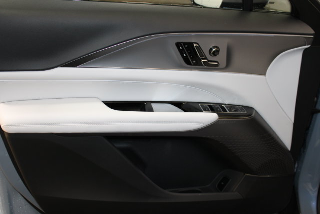 New 2027 Cadillac Lyriq Luxury AWD/4WD image 30