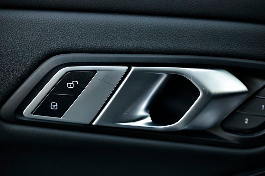 Used 2023 BMW 330i xDrive 330i xDrive w/ Driving Assistance Package image 16