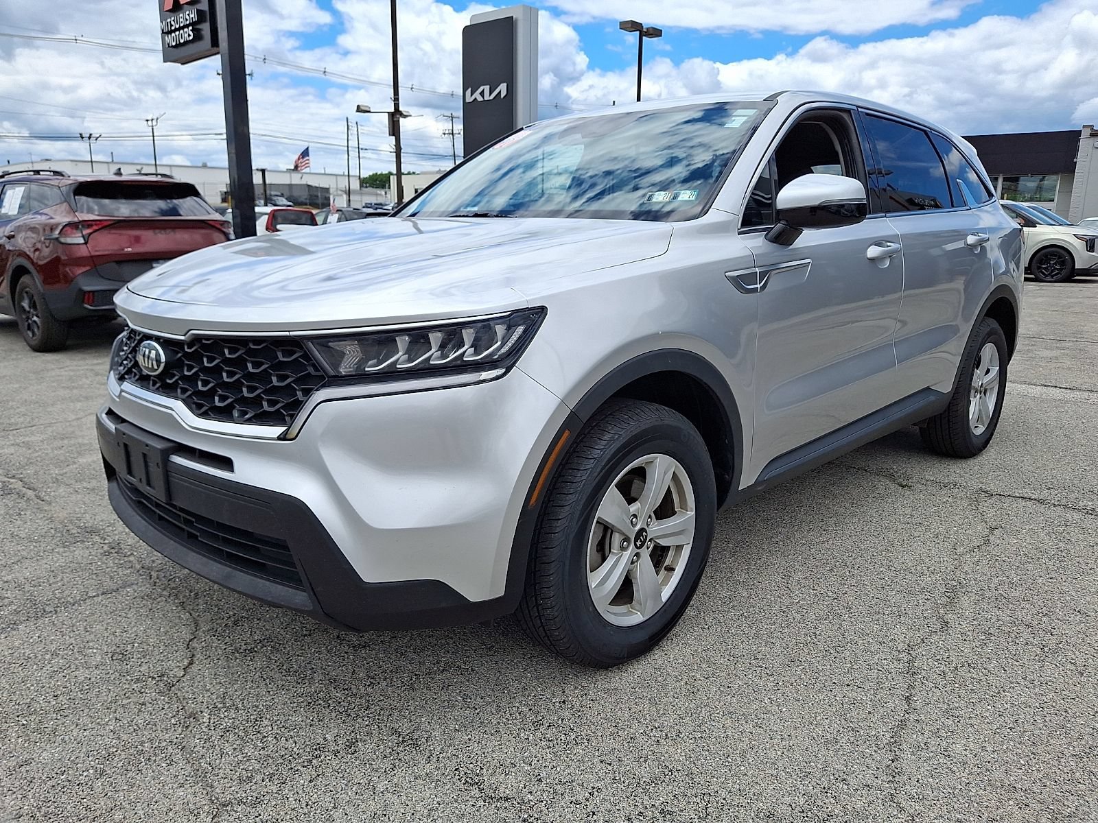 Used 2021 Kia Sorento LX AWD/4WD image 3