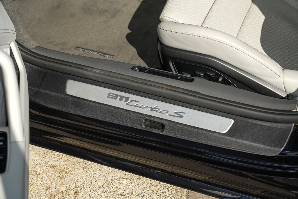 Certified 2022 Porsche 911 Turbo S AWD/4WD image 20