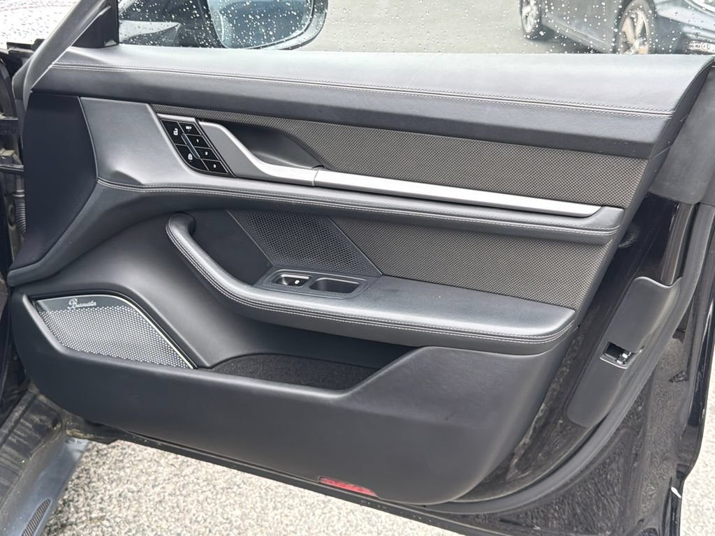 Used 2020 Porsche Taycan Turbo S AWD/4WD image 11
