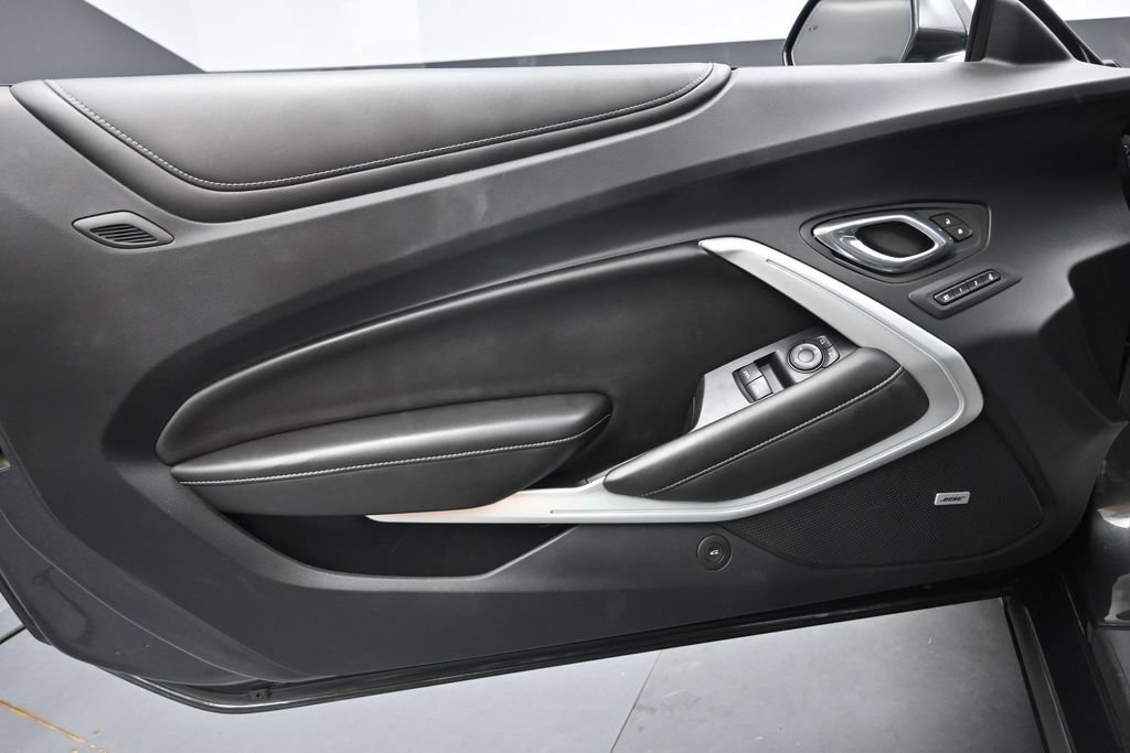 Used 2016 Chevrolet Camaro SS RWD image 26