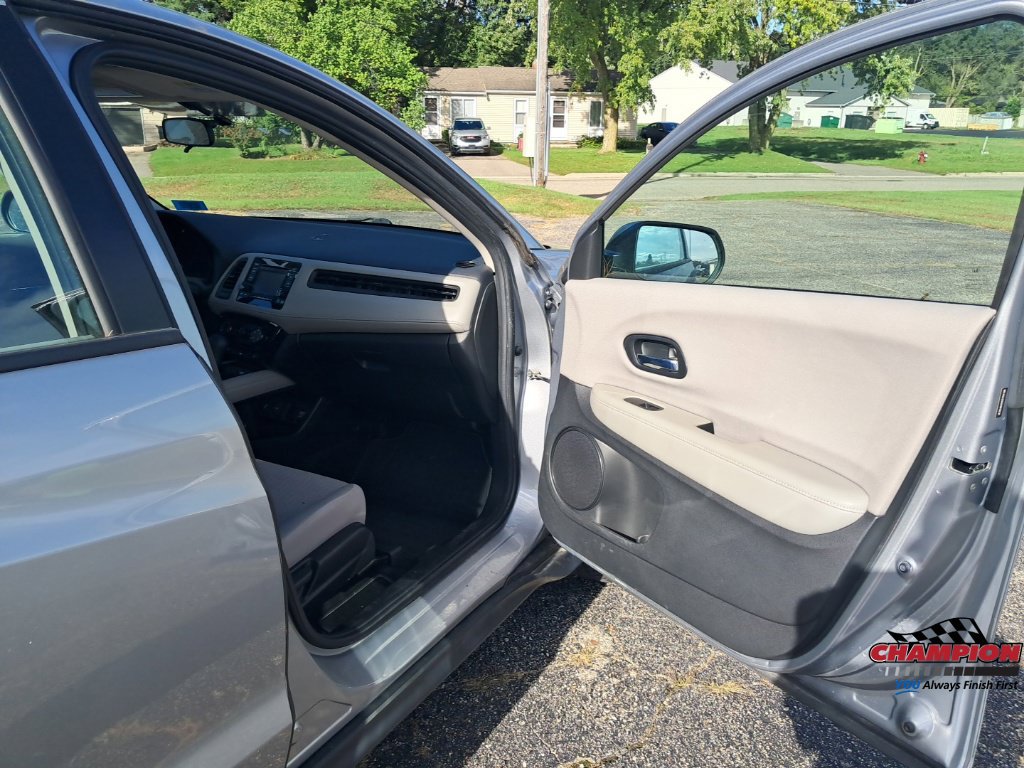 Used 2017 Honda HR-V LX image 20