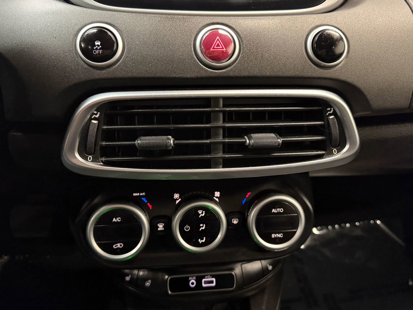 Used 2016 FIAT 500X Trekking image 32