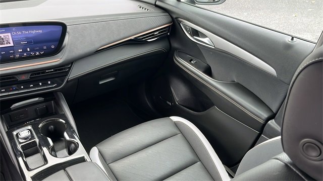 Certified 2025 Buick Envision Sport Touring image 28