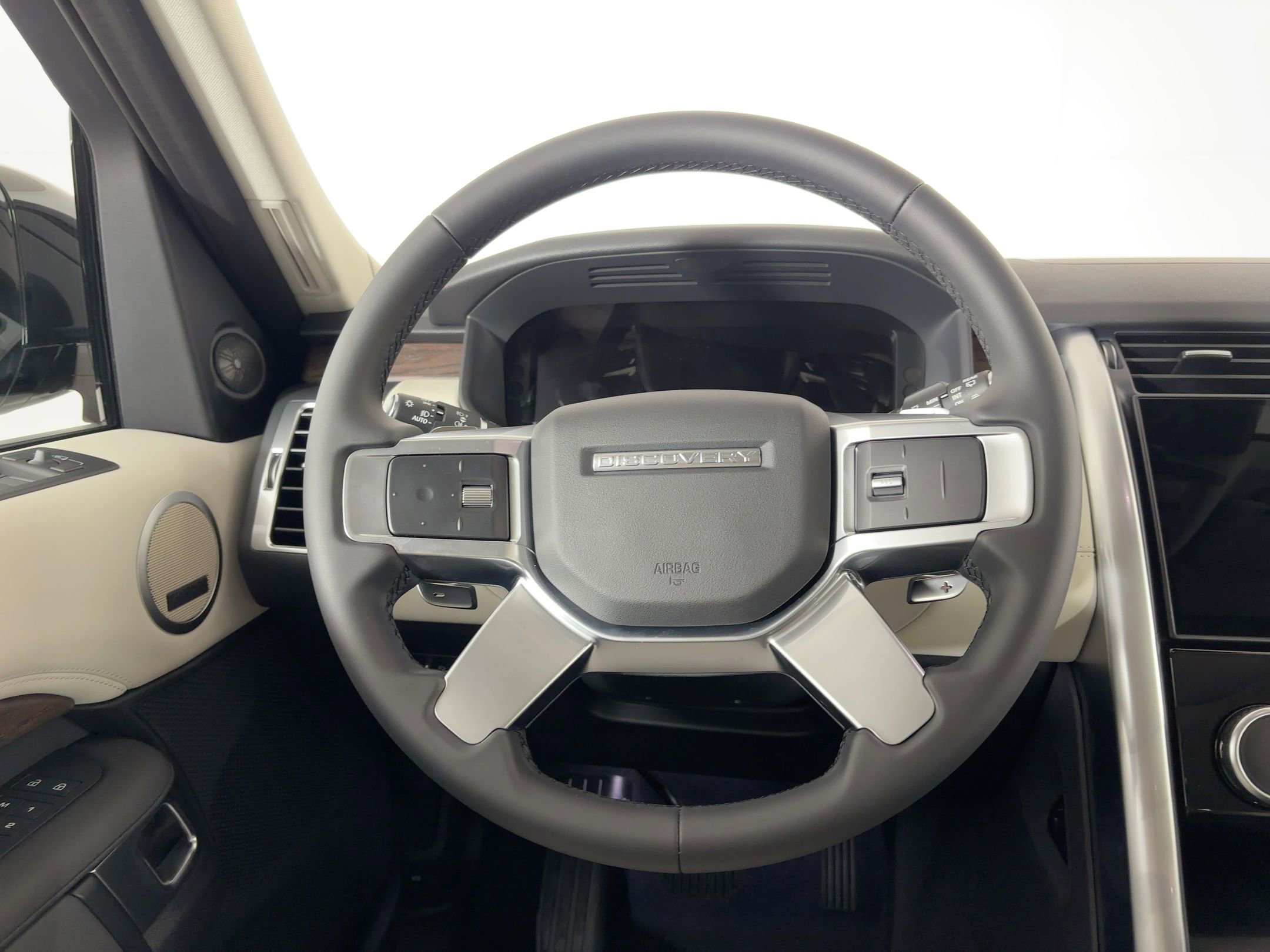 New 2026 Land Rover Discovery S AWD/4WD image 24