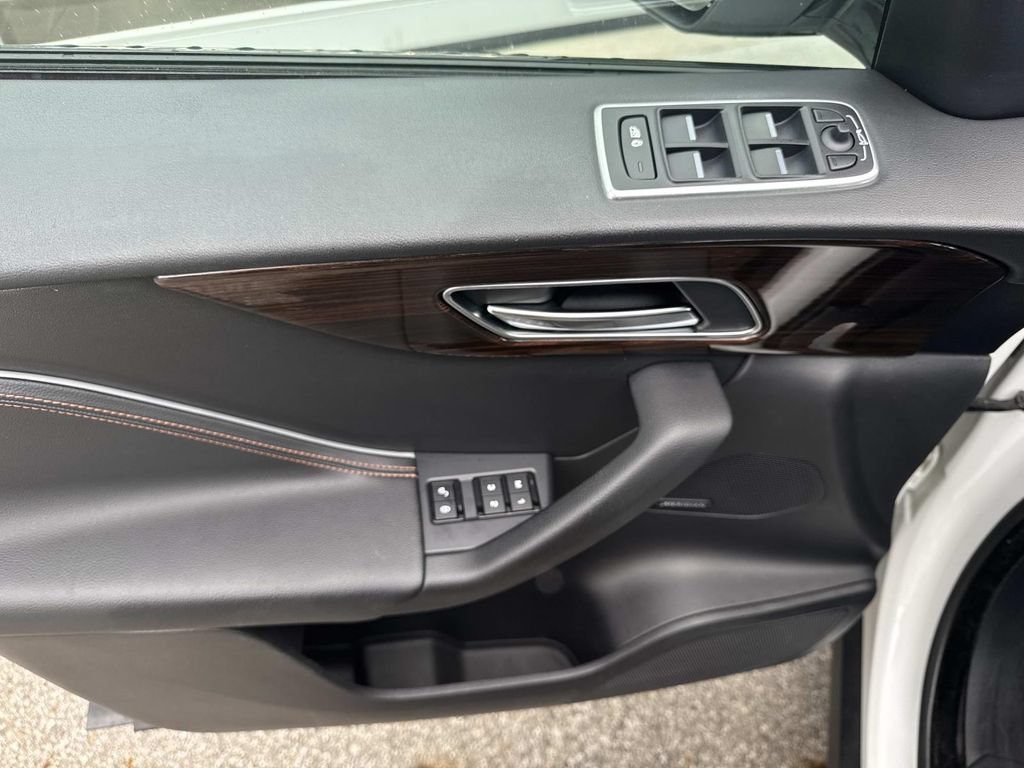 Certified 2020 Jaguar F-PACE Prestige AWD/4WD image 18