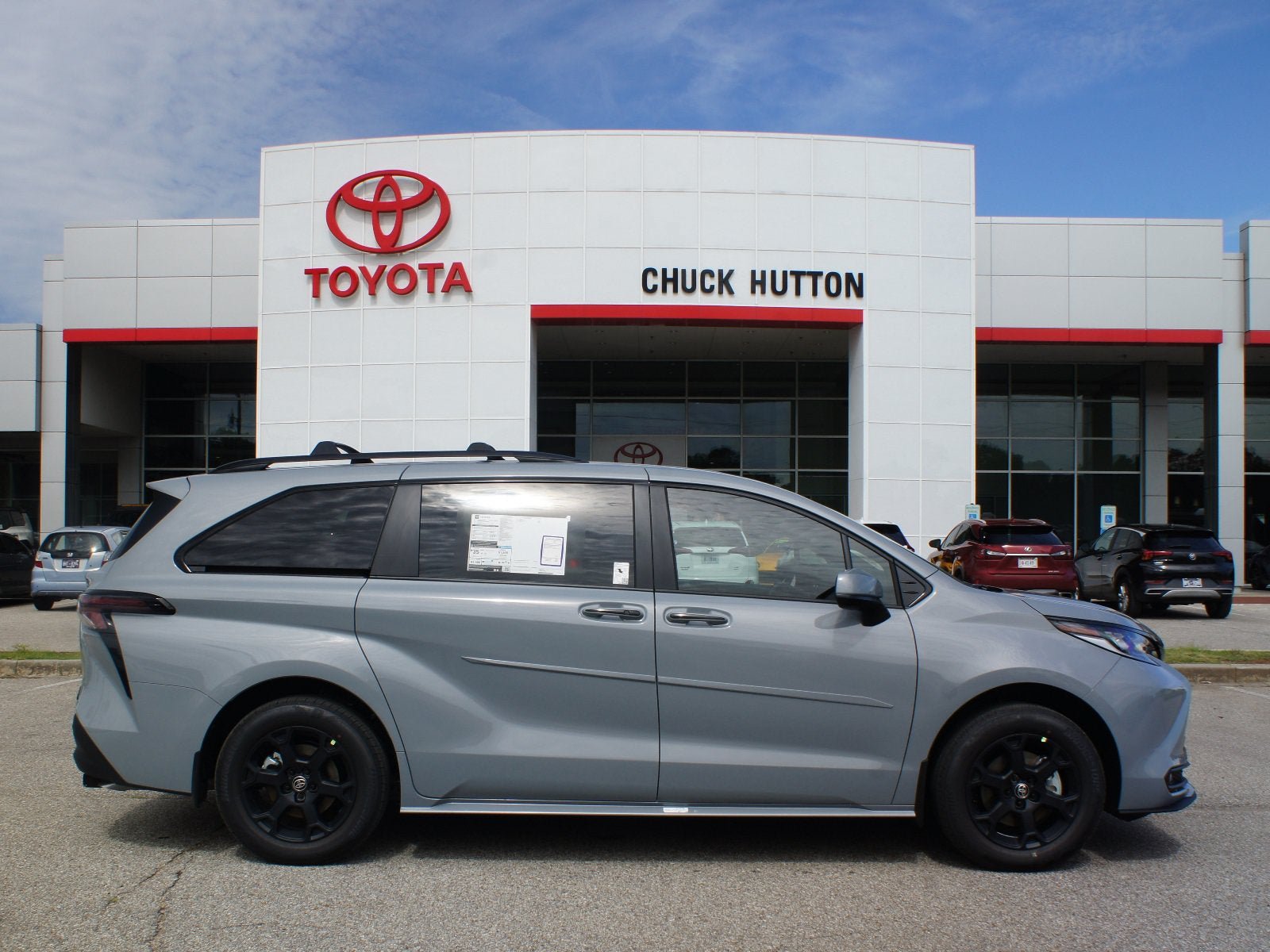 Certified 2026 Toyota Sienna XLE Woodland Edition AWD/4WD image 25
