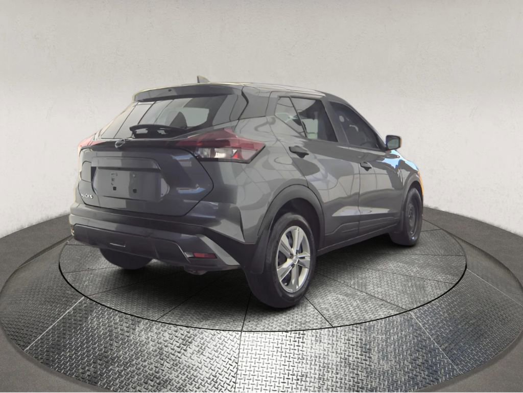 Used 2025 Nissan Kicks Play S FWD image 2