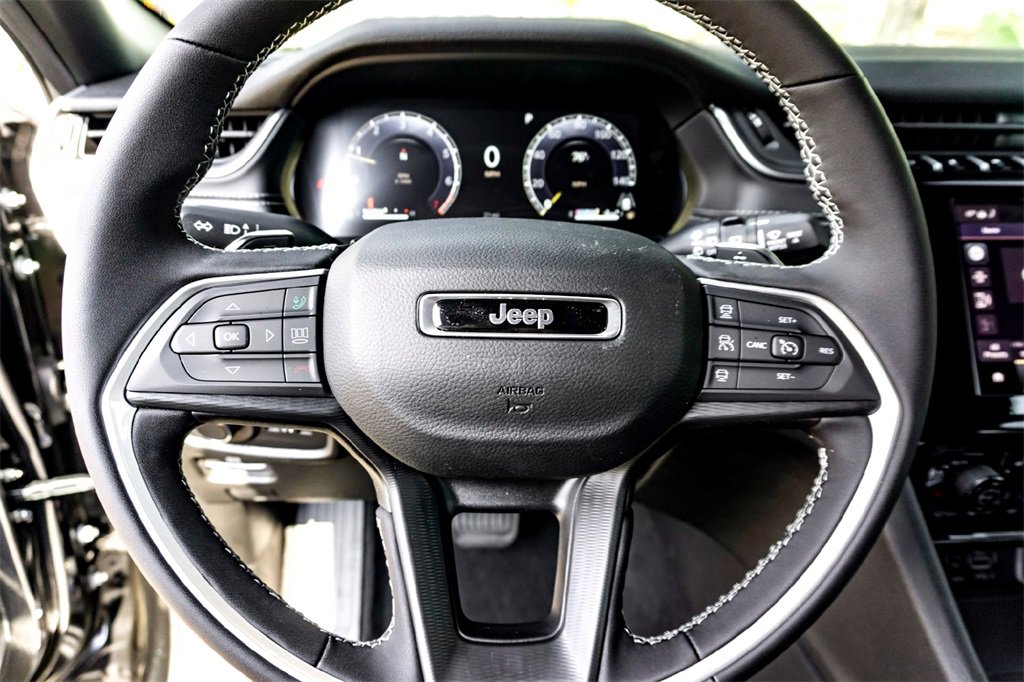 New 2025 Jeep Grand Cherokee L Laredo w/ Luxury Tech Group I image 12