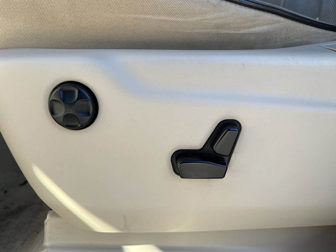 Used 2020 Jeep Grand Cherokee Overland image 30