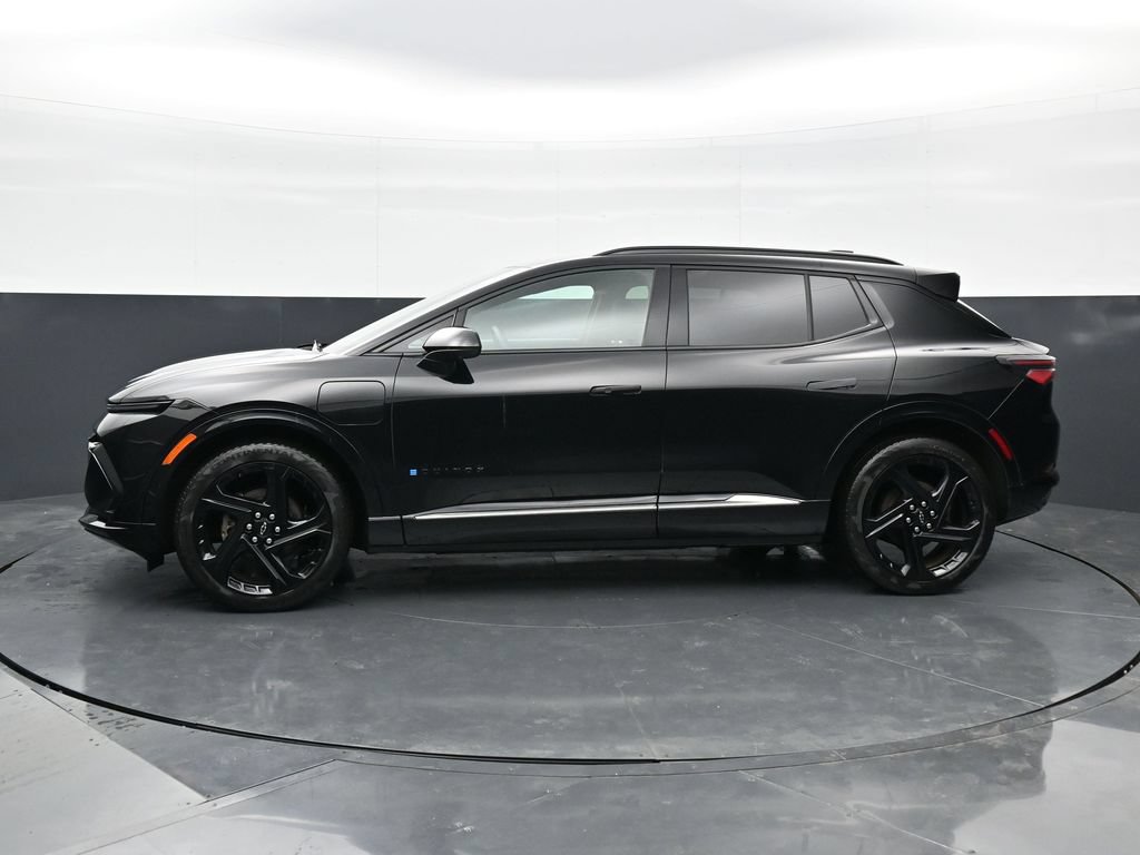 Used 2024 Chevrolet Equinox EV RS FWD image 3