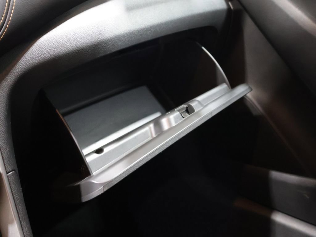 Used 2021 Chevrolet Trax LT w/ Redline Edition AWD/4WD image 31