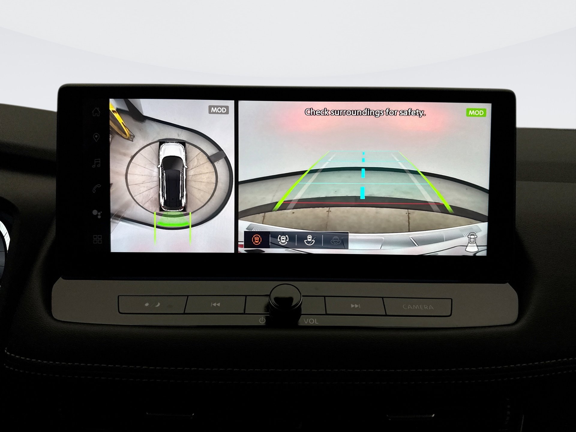 Used 2025 Nissan Rogue SL image 16