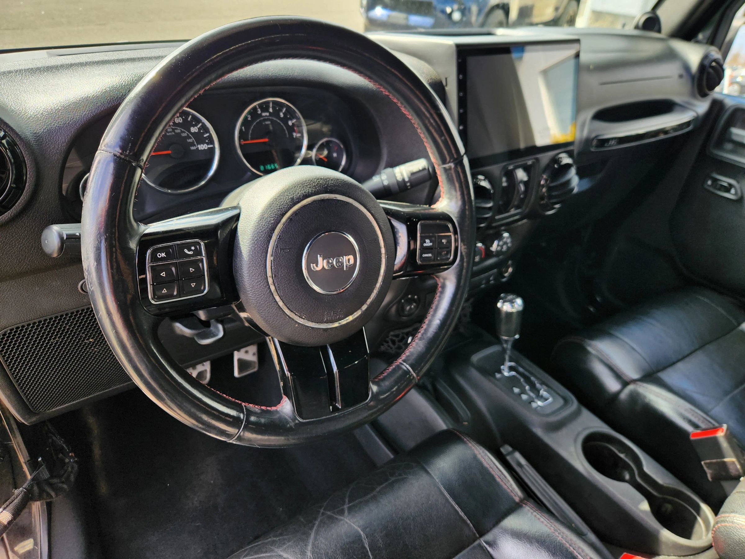 Used 2012 Jeep Wrangler Unlimited Sahara image 21