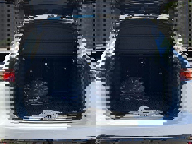 Certified 2025 Jaguar F-PACE R-Dynamic S image 18