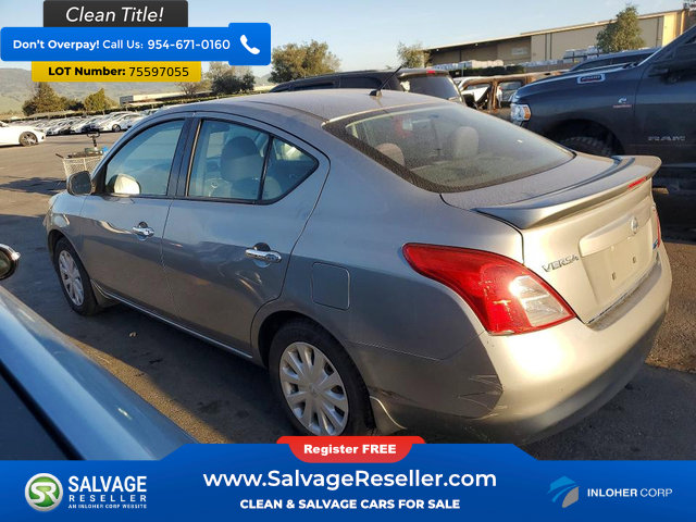 Used 2014 Nissan Versa SV image 3