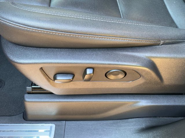 Used 2025 GMC Sierra 1500 SLT AWD/4WD image 15