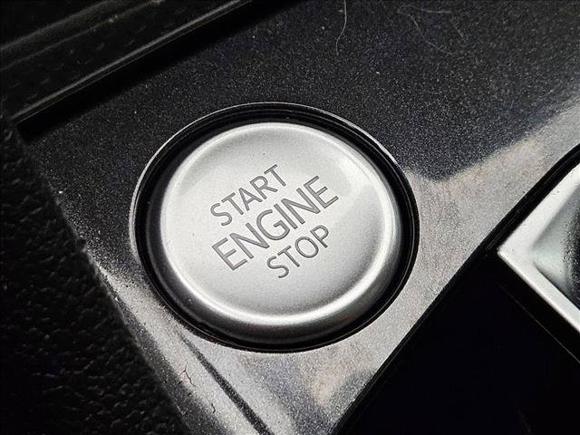 Used 2023 Volkswagen Tiguan SE R-Line FWD image 16