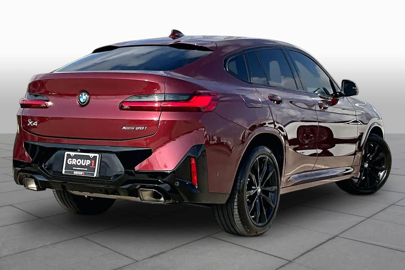 Used 2023 BMW X4 xDrive30i w/ M Sport Package AWD/4WD image 12