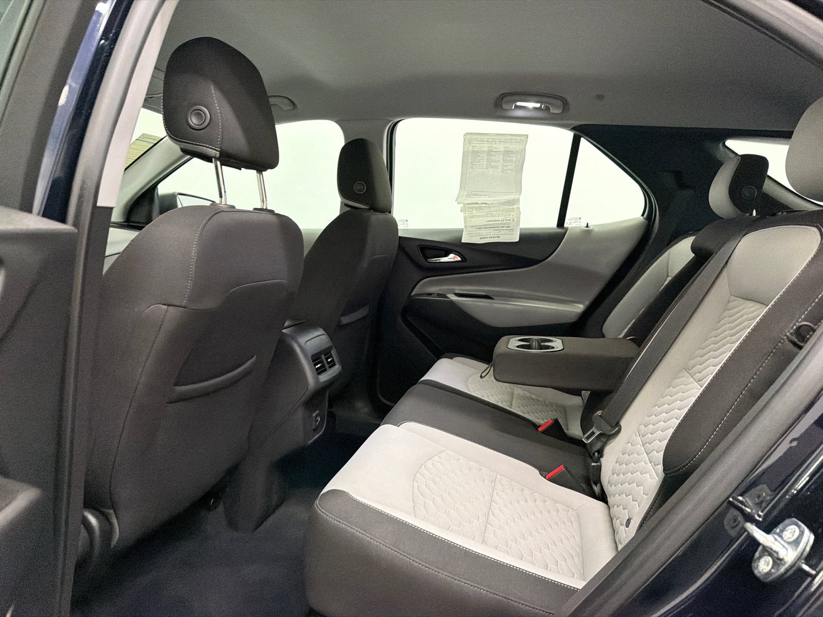 Used 2020 Chevrolet Equinox LS AWD/4WD image 17
