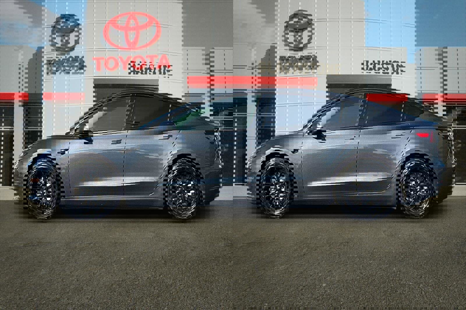 Used 2021 Tesla Model 3 Standard Range Plus image 6