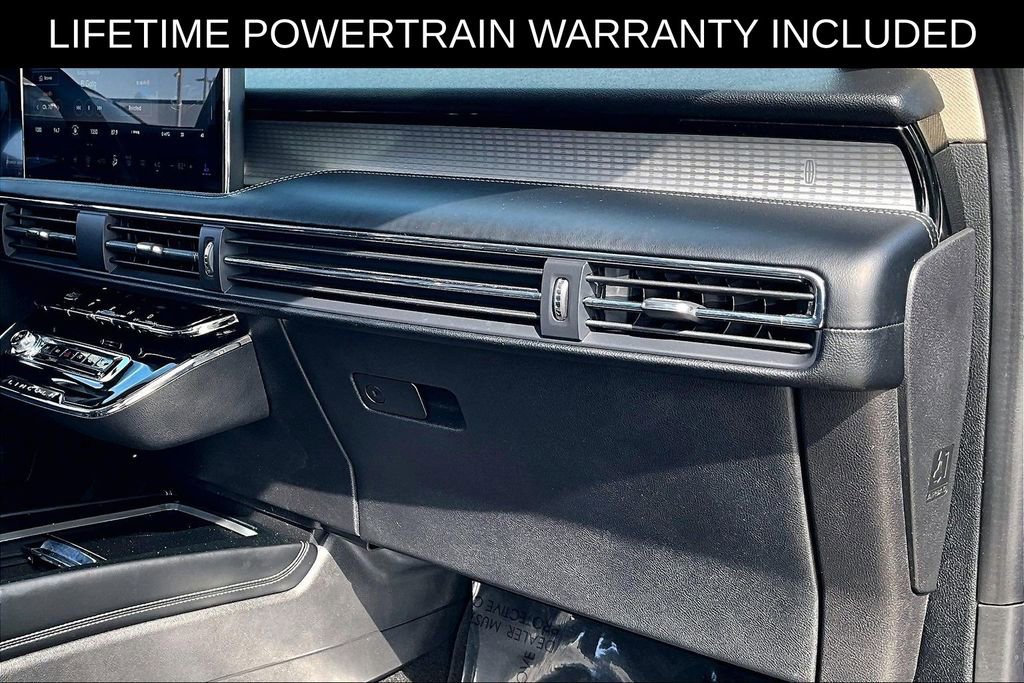Used 2025 Lincoln Corsair Premiere w/ Equipment Group 101A image 21