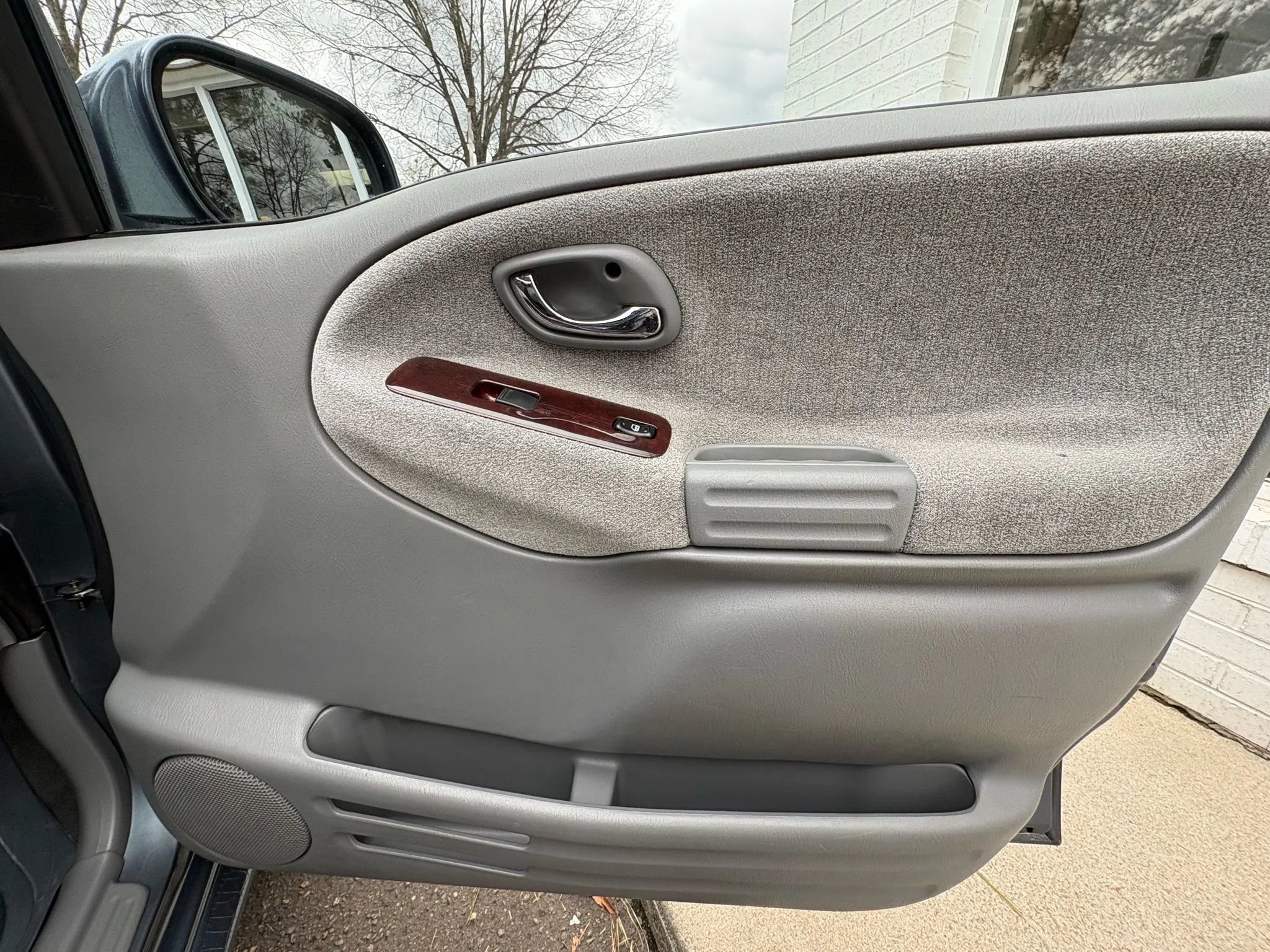 Used 2004 Suzuki XL7 LX image 13