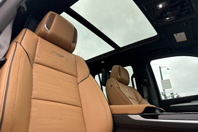 New 2026 Cadillac Escalade Luxury w/ Touring Package AWD/4WD image 19