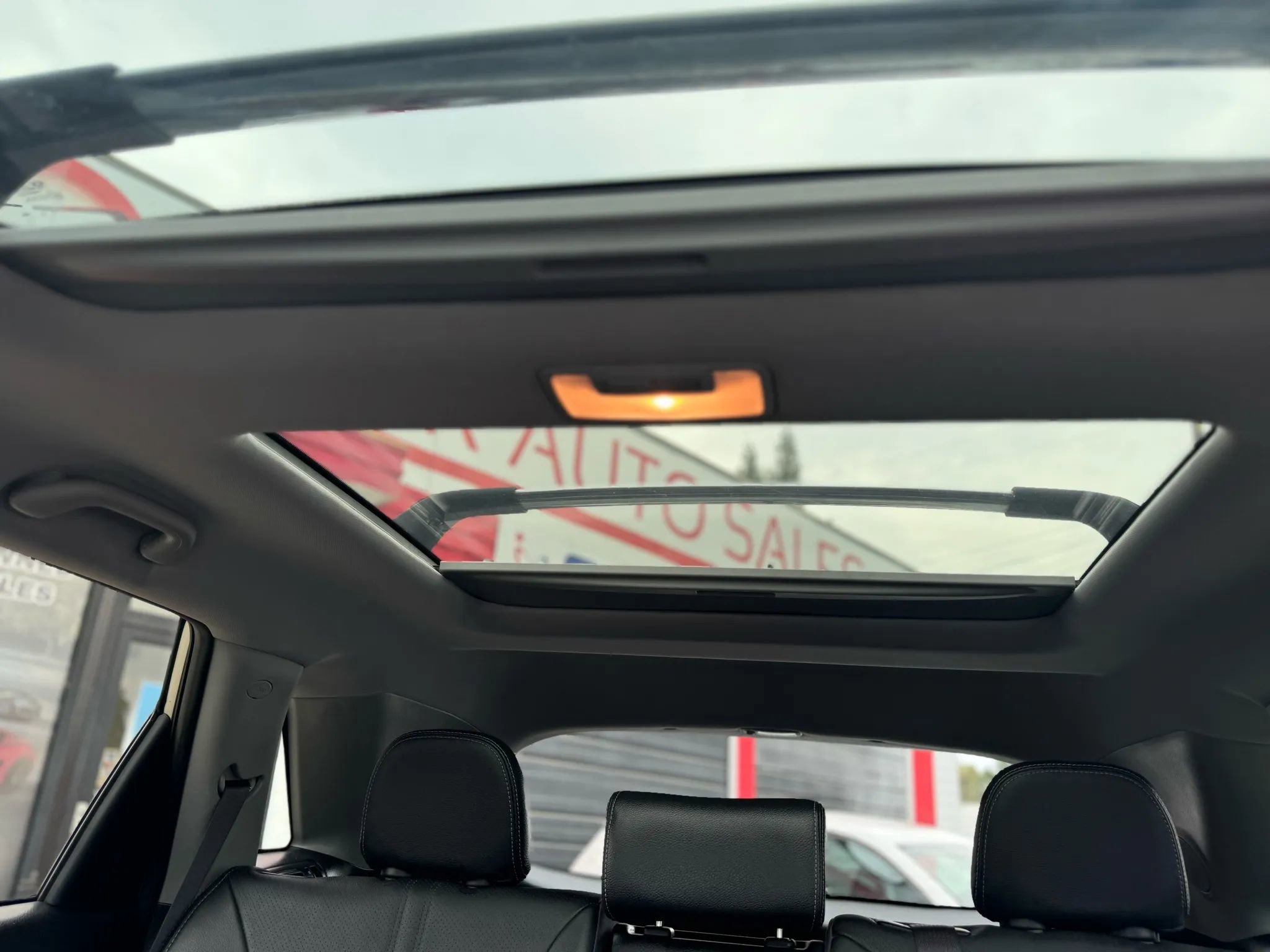 Used 2011 Kia Sorento SX image 21