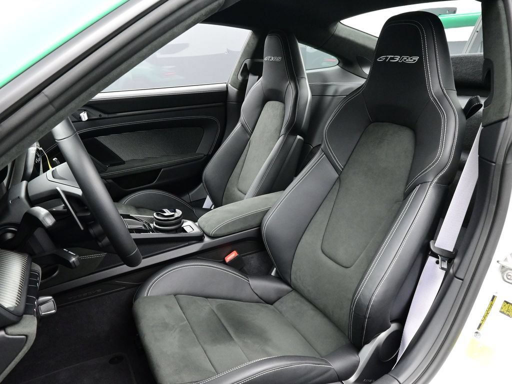 Certified 2025 Porsche 911 GT3 RS RWD image 5