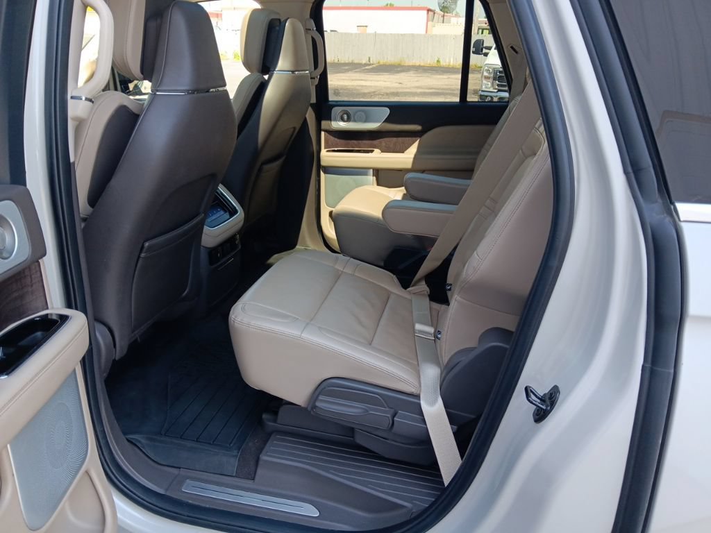 Used 2023 Lincoln Navigator L Reserve AWD/4WD image 34
