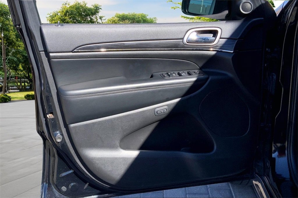 Used 2020 Jeep Grand Cherokee Limited X image 19