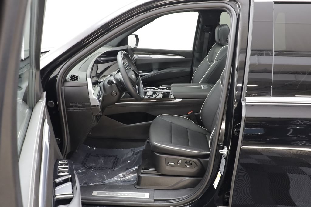 Used 2025 Cadillac Escalade Premium Luxury w/ Touring Package AWD/4WD image 6