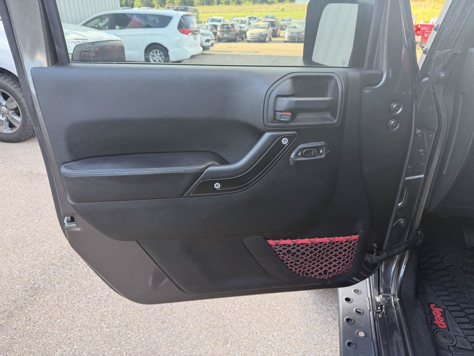 Used 2017 Jeep Wrangler Unlimited Rubicon AWD/4WD image 15