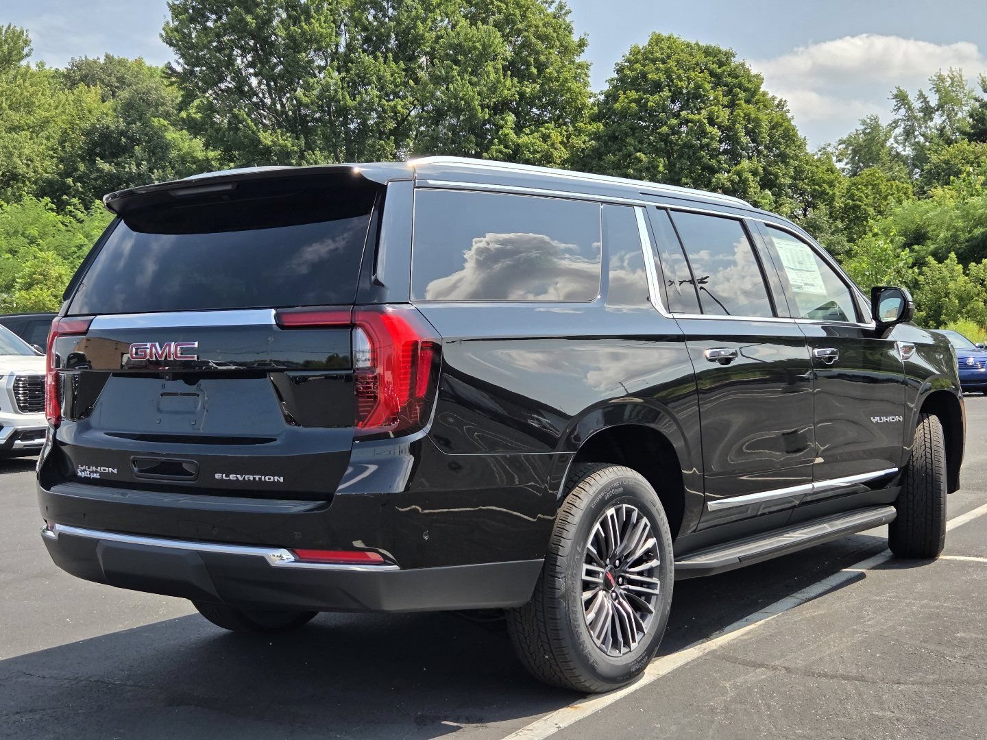 New 2026 GMC Yukon XL Elevation AWD/4WD image 19